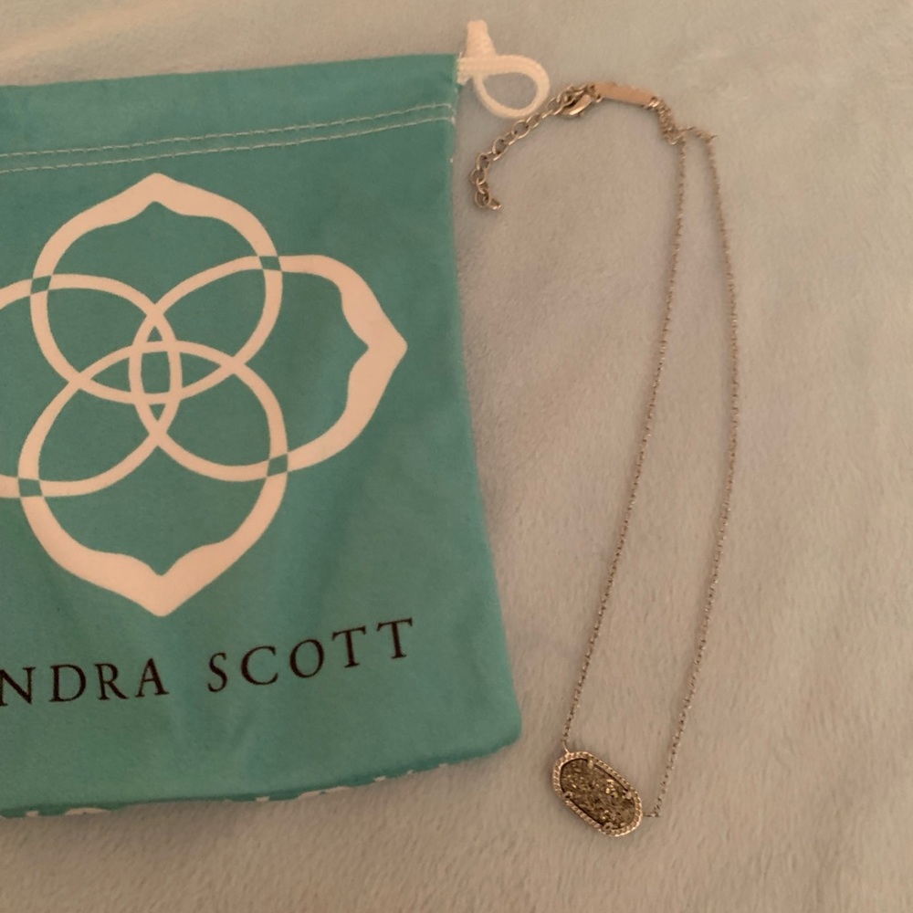 💯 Auth Kendra Scott Elisa Pendant Necklace